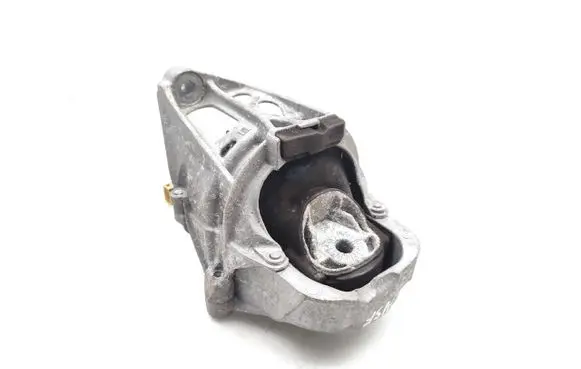 Audi A5 Engine mount bracket 782215150182