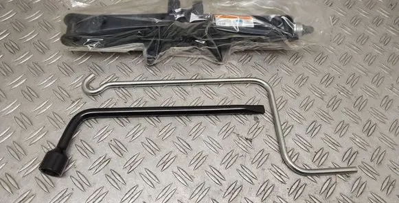 Toyota Auris E180 Lift Jack 