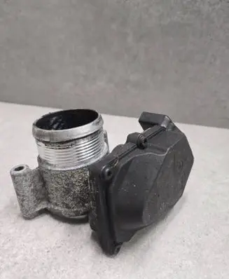 Volkswagen Tiguan Throttle valve 03L128063R