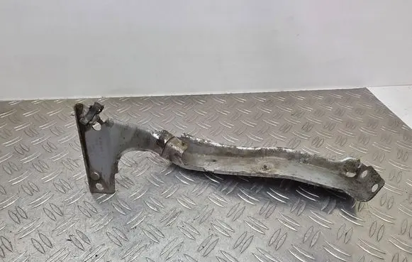 Audi A4 S4 B8 8K Fender mounting bracket 8K0821136A