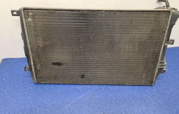 Volkswagen Cross Touran I Coolant radiator