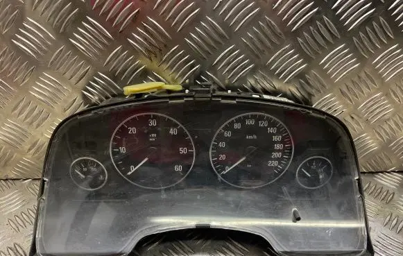 Speedometer (instrument cluster)