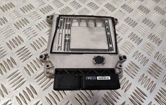Hyundai i30 Engine control unit/module 391122B100