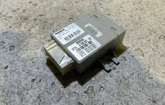 BMW 5 F10 F11 Air suspension control unit module (rear) 6798937 004002000 4461500630