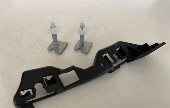 Audi A8 S8 D4 4H Front bumper mounting bracket 4H0807132B