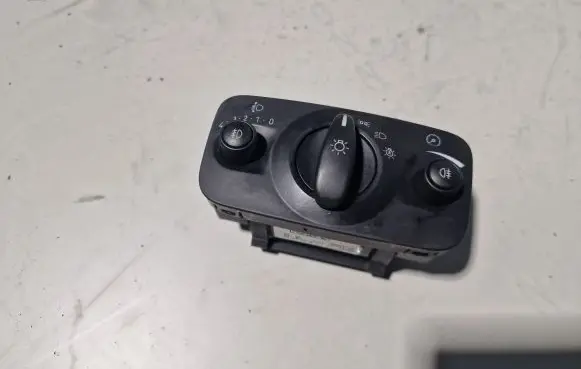 Ford Mondeo MK IV Light switch