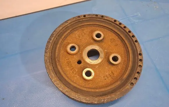 Volvo V60 Crankshaft pulley 31251643