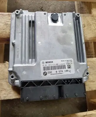 BMW 5 F10 F11 Engine control unit/module 8574100