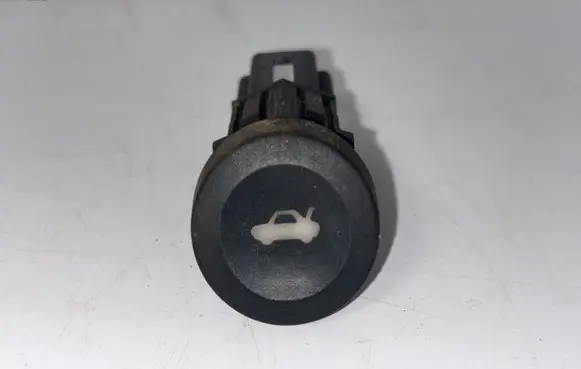 Ford Fusion Tailgate opening switch D3L0A