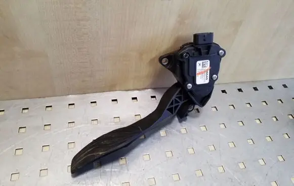Renault Kadjar Accelerator throttle pedal 180024BG0B 6PV00997817