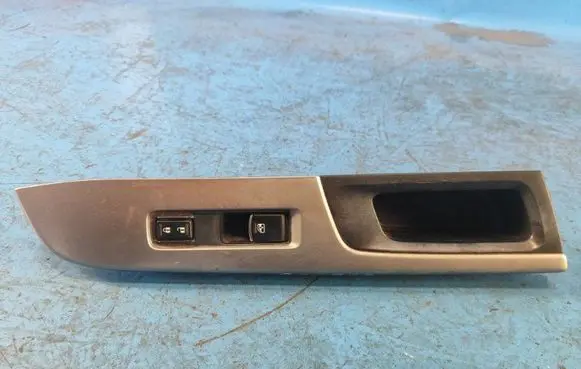 Subaru Crosstrek II Electric window control switch 83071FJ170