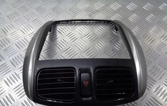 Mazda Premacy Radio/GPS head unit trim 