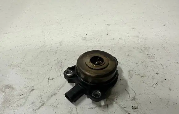 Mercedes-Benz C W204 Turbo solenoid valve a2711560090 11T292
