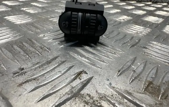 Volkswagen Golf V Headlight level height control switch 1k0941333