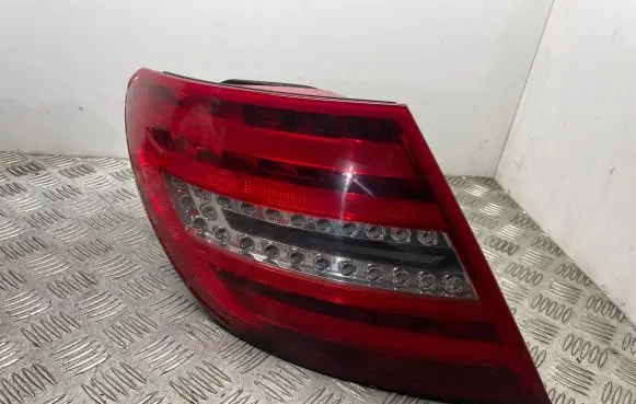 Mercedes-Benz C W204 Rear/tail lights 2049060403 A2049060403
