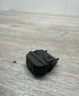 Citroen Xsara Picasso Electric window control switch 22681