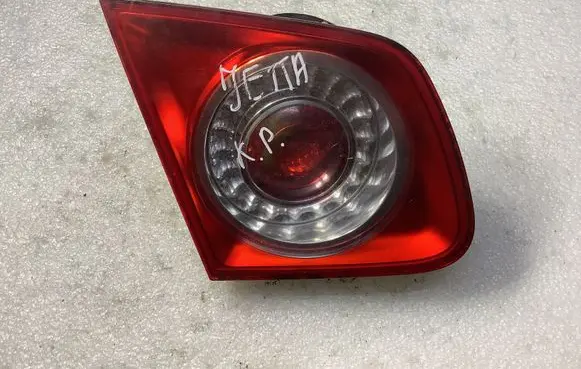 Volkswagen Jetta V Tailgate rear/tail lights 983151 1K5945093