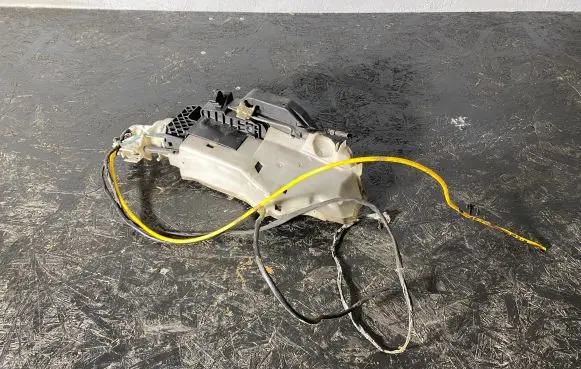 Mercedes-Benz SL R230 Front door lock 2307200835