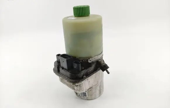 Skoda Fabia Mk2 (5J) Power steering pump 6R0423156