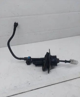 Mazda 5 Clutch master cylinder 3M51-7A545-AE