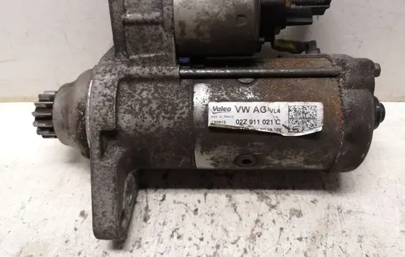 Volkswagen Polo V 6R Starter motor 02Z911021C