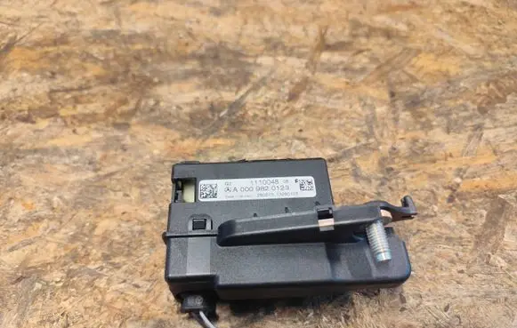 Mercedes-Benz ML W166 High voltage junction box A0009820123 1110048