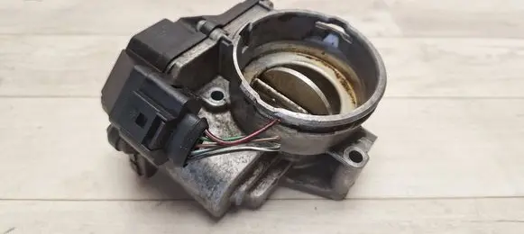 Volkswagen PASSAT B6 Throttle valve 03G128063A A2C53085612 03G128063