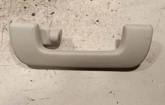 Audi Q7 4M Rear interior roof grab handle 8R0857607J
