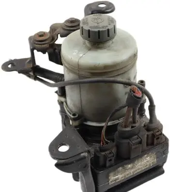 Skoda Fabia Mk1 (6Y) Power steering pump 6Q0423155AD
