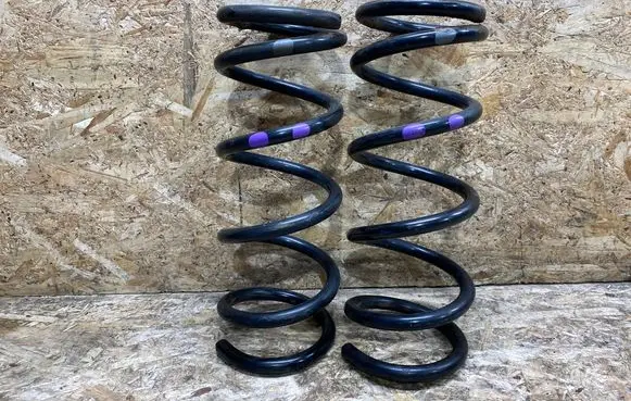 Infiniti G37 Rear coil spring