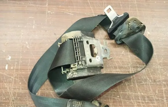 Renault Kangoo II Front seatbelt 