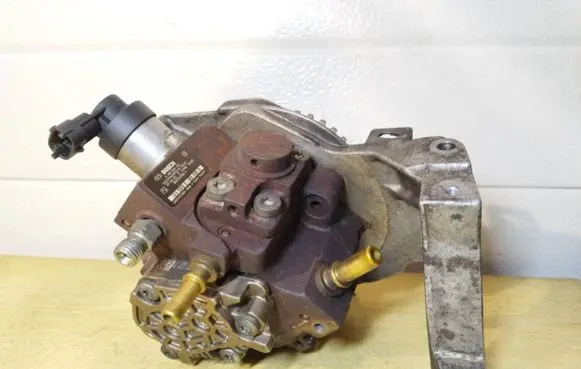 Ford Focus C-MAX Fuel injection high pressure pump 9683703780A 04001473966 0445010102