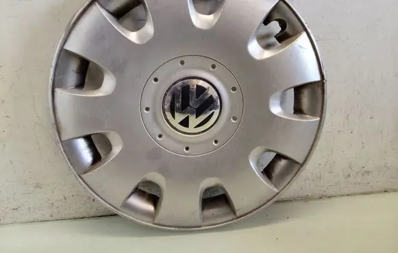 Volkswagen Golf IV R15 wheel hub/cap/trim 