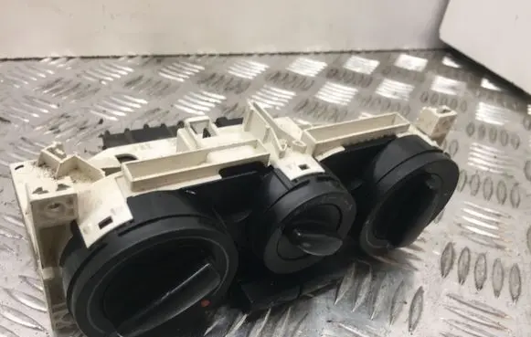 Volkswagen Golf IV Climate control unit 1J0819147 574 1J0819147A