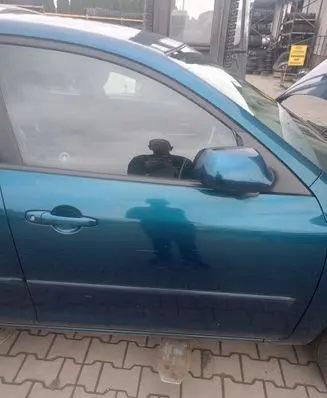 Mazda 3 I Sliding door window/glass 