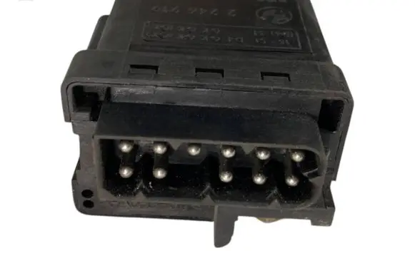 BMW 5 E39 Glow plug pre-heat relay 2246919