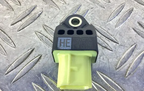 Lexus RC Airbag deployment crash/impact sensor 8983153050