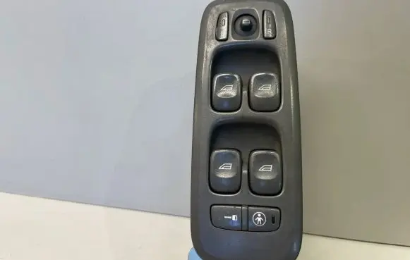 Volvo V70 Electric window control switch 9452939