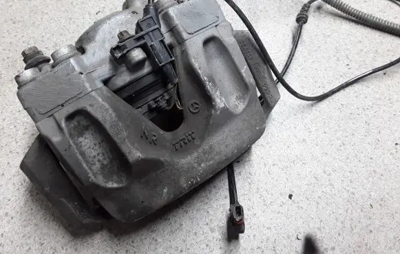 Mercedes-Benz E C207 W207 Front brake caliper 2078108AC A2045408605