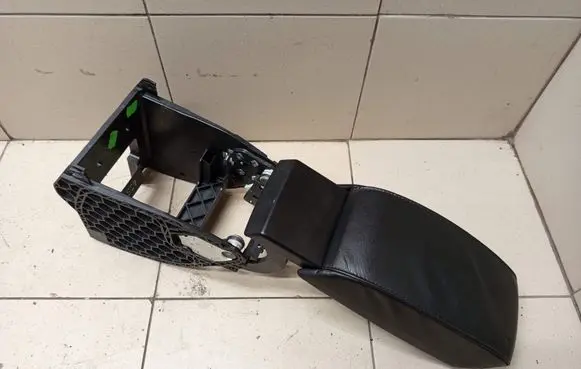 Skoda Yeti (5L) Armrest 3T0864207D