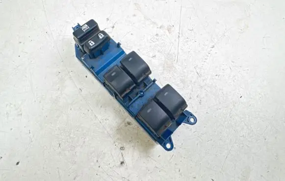 Toyota Avensis T270 Electric window control switch 8404005020 30170094 081010054836