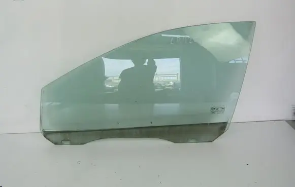 Ford Focus Front door window glass four-door 