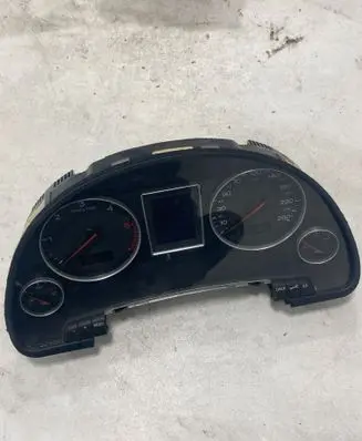 Speedometer (instrument cluster)