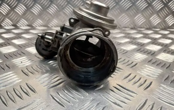 Audi A3 S3 8L EGR valve 038129637L 038131501T