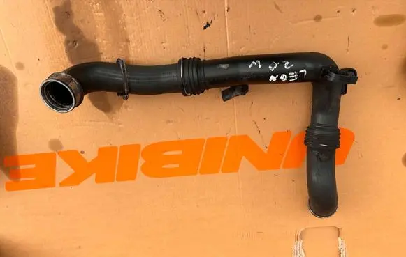 Volkswagen Golf V Intercooler hose/pipe 1K0145770D