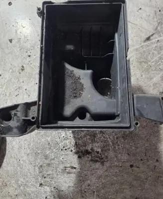 Ford Focus Air filter box 9A612