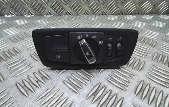 BMW 1 F20 F21 Light switch 6847522 EG1946