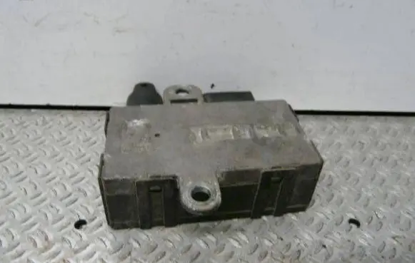 Mercedes-Benz B W245 Glow plug pre-heat relay A6401530479 899087000 270120060393