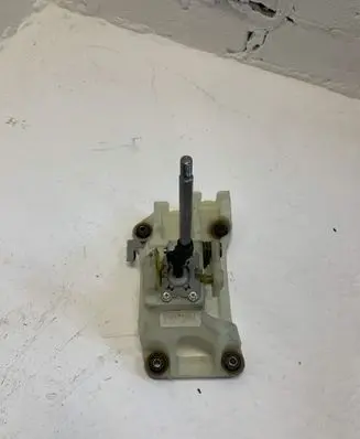 KIA Ceed Gear shifter/selector 437001H200