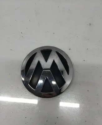 Volkswagen Jetta V Manufacturers badge/model letters 1K5853630